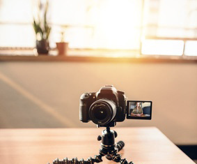 How to Tell Stories Using the Daily Vlog Format