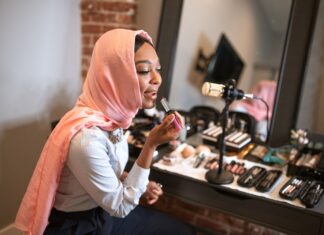 Growing a beauty channel while staying out of drama