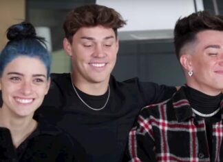 Noah Beck goes to AwesomenessTV