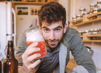 Pro Home Cooks’ Mike Greenfield embraces change YouTuber Mike Greenfield