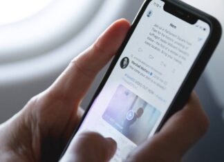 Twitter is trying out ads on Fleets Twitter is testing vertical ads on Fleets