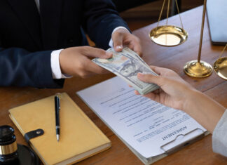 YouTube fraudsters have to pay three million to victims YouTube fraudsters have to pay three million to victims