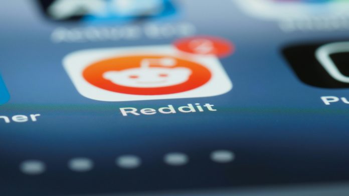 pexels-brettjordan-7568293 Reddit challenges Australia’s proposed social media restrictions in court featured image