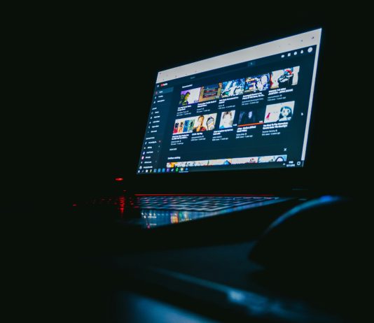 YouTube blocks background playback, keeping feature behind Premium YouTube blocks background playback, keeping feature behind Premium