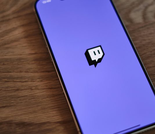 Twitch changes rules as “Omoggle” trend grows Twitch changes rules as “Omoggle” trend grows featured image