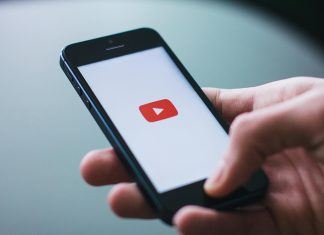 YouTube tests AI chatbot for video recommendations YouTube tests AI chatbot for video recommendations featured image